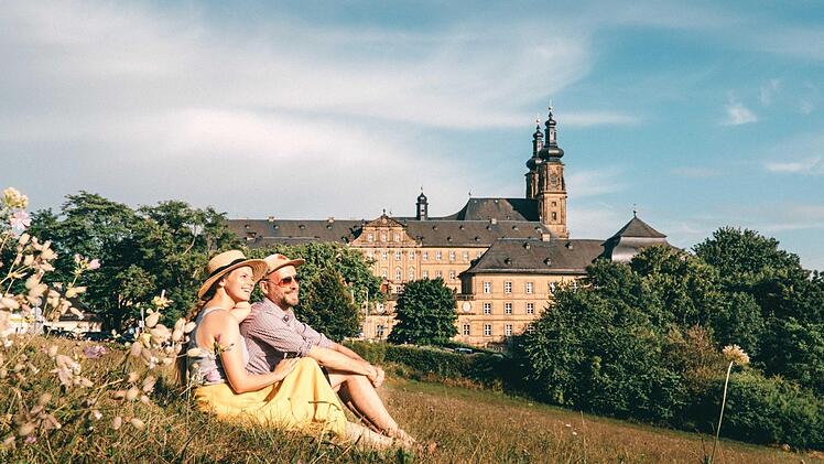 Zusammen vor der Sehenswürdigkeit: Der Kur- und Tourismusservice startete eine Foto-Aktion, damit Urlauber eine Erinnerung an ihre Reise bekommen. Fotos: Kur- und Tourismusservice