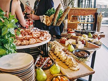 Ehemalige Hotel-Angestellte warnt vor Frühstücksbuffets - "esst diesen Sch**ß nicht"