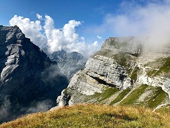 Wander-Duo in Schweizer Alpen abgestürzt - Junge Frau (19) aus Deutschland tot