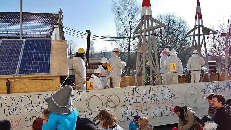 Wer beim Zug von Lauter nach Katzenbach so alles dabei war. Foto: Sigismund von Dobschütz