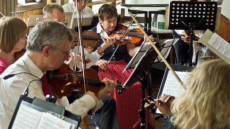Der Musizierkreis Neustadt bei seinem Gastspiel in Meilschnitz.Foto: Jochen Berger