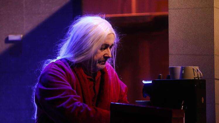 Szene aus "Forgotten Things" im Coburger Theater in der Reithalle.Foto: Henning Rosenbusch