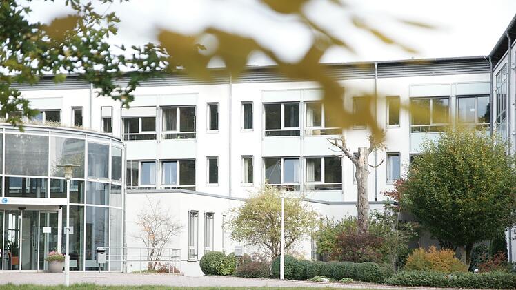 Blick auf einen Abschnitt der Franz-von-Prümmer-Klinik: Im Krankenhaus hat sich zuletzt einiges verändert. Foto: Steffen Standke/Archiv