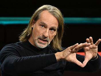 Richard David Precht bei "Markus Lanz" Richard David Precht mahnt: Mit dem Begriff "Rassist" dürfe nicht zu leichtfertig umgegangen werden.