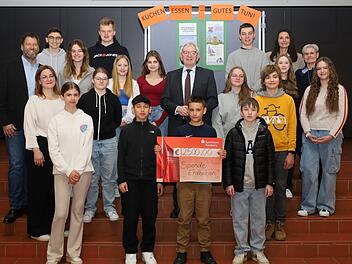 Landkreis Bamberg: Schüler aus Hirschaid organisieren Kuchenverkauf und spenden Erlös - für Erdbebenopfer in Türkei und Syrien Landkreis Bamberg: Schüler aus Hirschaid organisieren Kuchenverkauf und spenden Erlös - für Erdbebenopfer in Türkei und Syrien