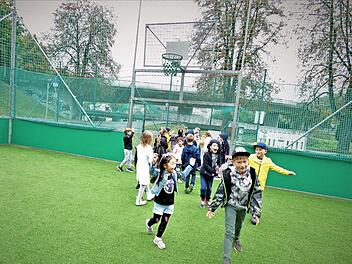 Die Freude über den neuen Soccer-Court war den Kindern anzusehen.