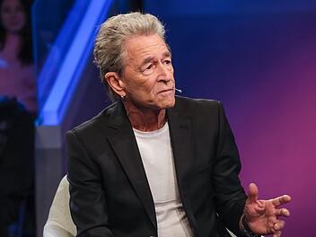 Am Dienstagabend war Peter Maffay zu Gast bei Sandra Maischberger. Dort appelliert er: "Die kommenden Generationen haben ein Recht darauf, dass wir noch Optimismus besitzen."