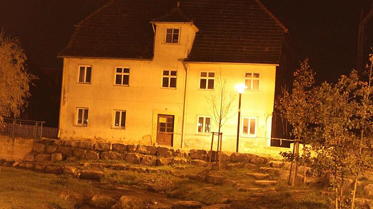 Das ehemalige Spital an der Lauter ist ein stadtbildprägendes Gebäude in Bad Staffelstein - auch wenn es dunkel geworden ist. Foto: Ramona Popp