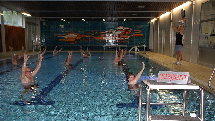 Nur noch bis zum Jahresende kann im Wasser des Wildfleckener Hallenbads geübt und geschwommen werden. Foto: Ulrike Müller