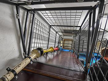 Das Herzstück des Atemschutzzentrums in Strullendorf - die Übungsstrecke, die kriechend und im Dunkeln auf stets anderen Wegen und unter verschiedenen Aufgabenstellungen  zu absolvieren ist.Foto: Ronald Rinklef
