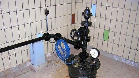 Der Brunnenkopf mit Installationen im Originalzustand.Foto: Andreas Gartiser