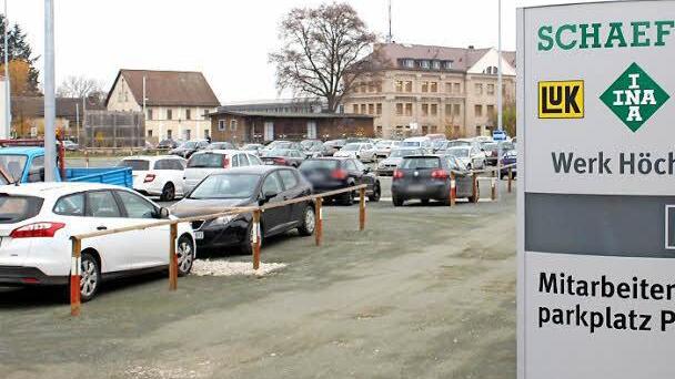 Jetzt stehen die Autos der Mitarbeiter auf dem neuen Firmenparkplatz an der Fürther Straße.  Foto: ad