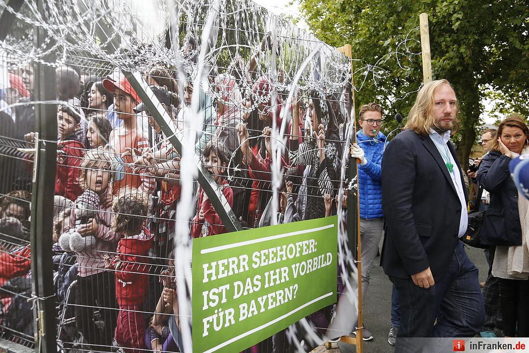 Orban besucht CSU in Kloster Banz: Opposition demonstriert