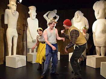 Ein ganzes Dorf beginnt zu ermitteln, um einen Mord aufzuklären. Foto: Sebastian Worch