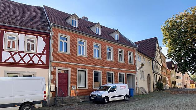 Dass die ehemalige Norma fast 400 Quadratmeter Ladenfläche umfasst, ist von außen nicht zu ahnen. Jetzt haben sich Geschäftsführung von myEnso und der Eigentümer geeinigt. Bald wird dort ein Supermarkt Tante Enso eröffnen. Foto: Thomas Malz