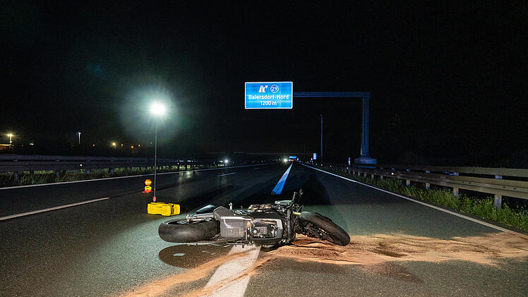 Motorradfahrer auf A73 bei Forchheim schwer verletzt