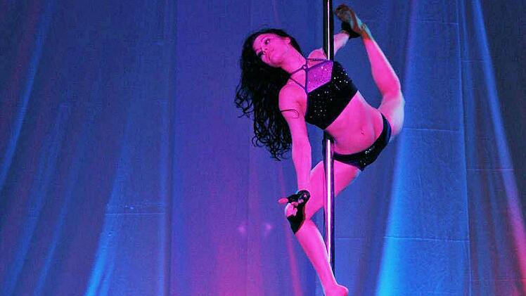 Europameisterin im Pole-Dance: Natalie Schönberger aus Hirschaid. Foto: Merzbach
