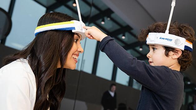 Vor allem technische Spielzeuge liegen dieses Jahr im Trend. Foto: Daniel Karmann/dpa