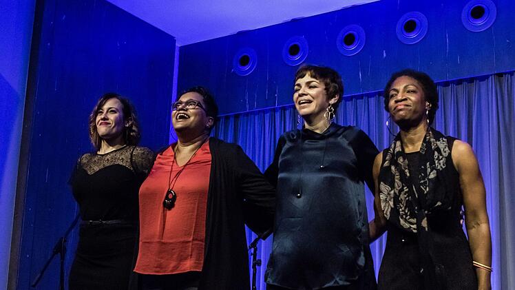 Das Vokalquartett Gema 4 wurde bei seinem Coburg-Debüt auf der Bühne von Leise am Markt vom Publikum gefeiert.Foto: Jochen Berger