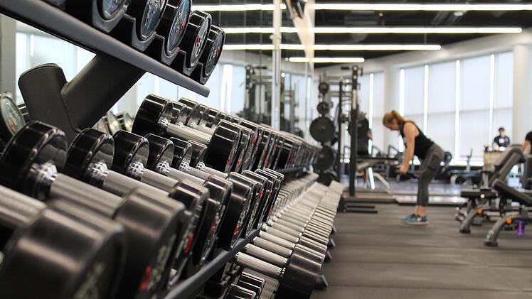 Diebstahl im Fitnessstudio, Kündigung wegen Schwangerschaft oder wegen verkürzter Öffnungszeiten? All das ist rechtlich geregelt. Foto: Danielle Cerullo/pixabay.com.