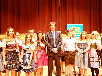 Söder und die Nachwuchs-Finanzbeamten in Nürnberg Foto: Pelke