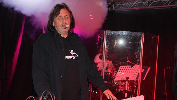 Bandleader Udo Langer in voller Konzentration.