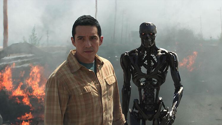 Der neue Terminator (Gabriel Luna) ist hinter Dani her - und kann sich zweiteilen.