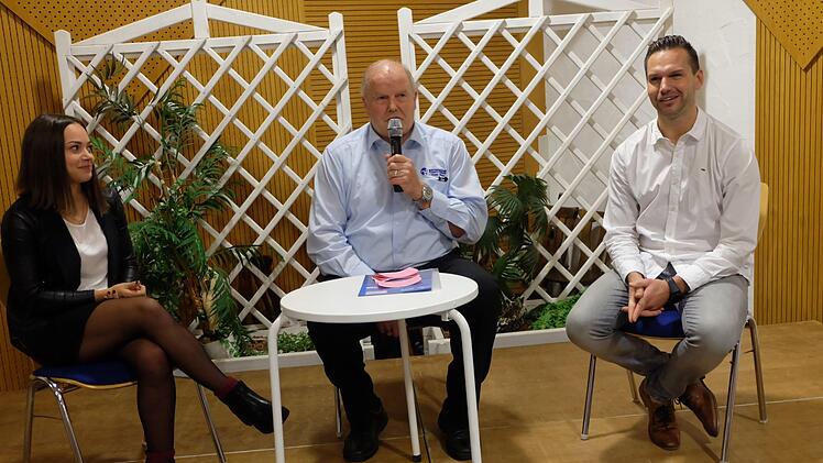 Talkrunde: Jule Betz, Rainer Lochmüller, Andre Betz  Foto: P. Bauernschubert