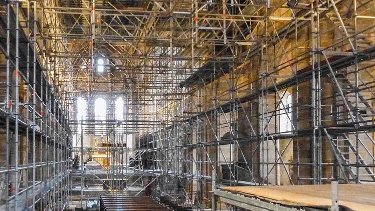 Alle 40 bis 50 Jahre  muss der Bamberger Dom durch den "T&uuml;v".  Fotos: Julian Megerle