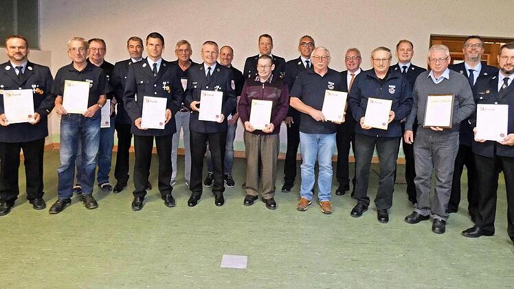 Mit zahlreichen Vereinsehrungen beendete Vorsitzender Bj&ouml;rn Sommerer seine letzte T&auml;tigkeit als Vorsitzender.