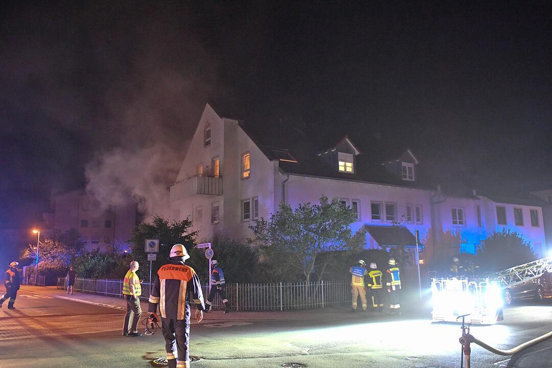 In der Nacht zu Freitag ist es gegen 2.25 Uhr zu einem Küchenbrand in der Schlüsselstraße gekommen. Die Feuerwehr war vor Ort.