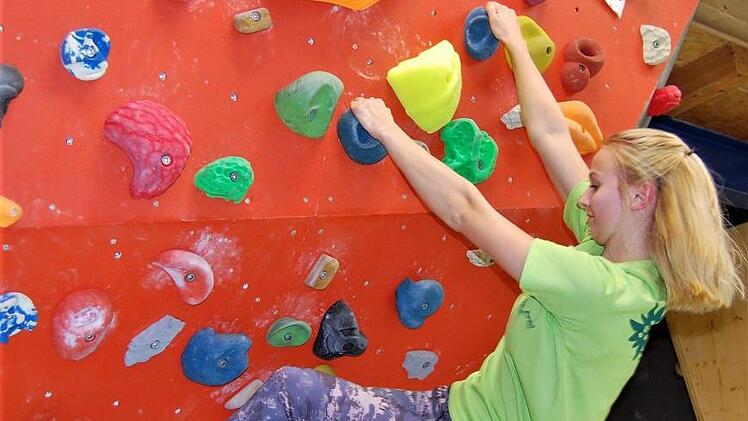 Nicht nur für Jugendliche ist die Boulderhalle ein attraktives Sportangebot. Foto: Sigismund von Dobschütz
