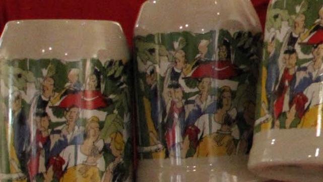 Forchheim    in seiner schönsten Form vermarktet: Hier als Annafestbierkrug von Harld Hubl  - eine "Maßanlage" der Sparkasse.