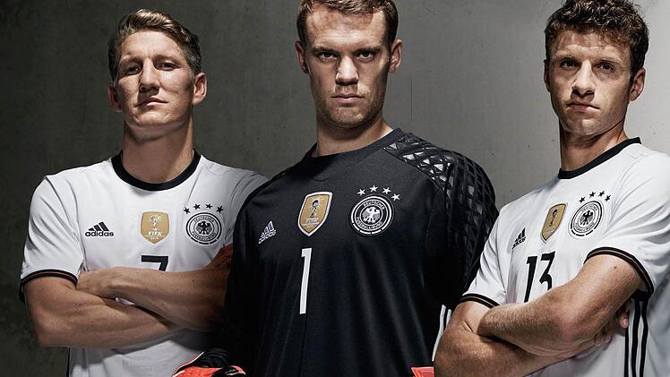 Das Heimtrikot ist weniger umstritten: Klassisch weiß gab's schon öfter. Foto: Adidas