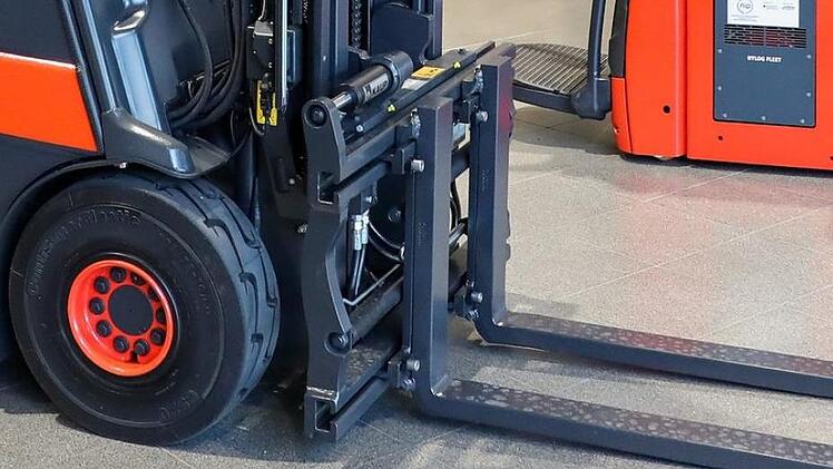 Bei einem Unfall mit einem Gabelstapler ist ein Mann in Unterfranken am Kopf verletzt worden. Symbolfoto: Jan Woitas/dpa