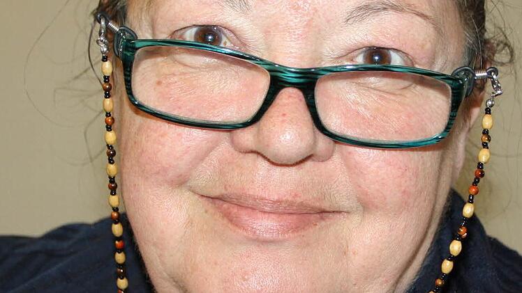 "Wir sind regelmäßig dabei", erzählt Ursula Wenger, Vorsitzende der Bad Kissinger Rheuma-Liga. Das Interesse sei groß gewesen, Werbung brauche sie eigentlich gar keine: "Wir kriegen unsere Mitglieder über den normalen Weg", verweist sie auf die Vermittlung durch Ärzte. 650 Mitglieder hat die Ortsgruppe Bad Kissingen, die 27 Therapiegruppen in Bad Kissingen und Bad Bocklet organisiert. Foto: Ralf Ruppert