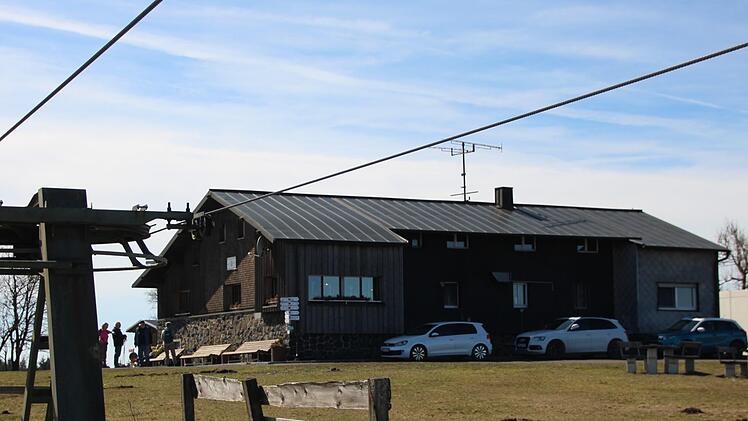 Der Rhönklub Bad Kissingen kann die 1,4 Millionen Euro teure Sanierung seiner Kissinger Hütte nicht allein stemmen und ist auf 300 000 Euro Spenden angewiesen. Foto: Benedikt Borst