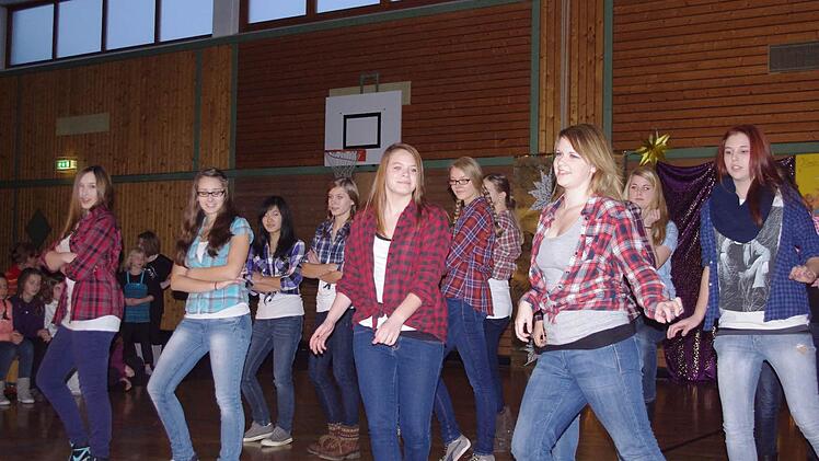 Die Hip-Hop-Dance-Gruppe tanzte unter Leitung von Miranda Zwiehoff unter anderem zu den Klängen von "Brenna tut's guat". Foto: Heike Schülein