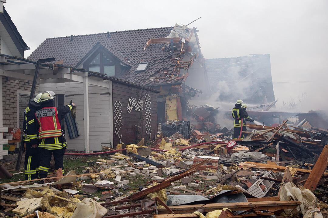 Explosion zerstört Haus in Preußisch-Oldendorf