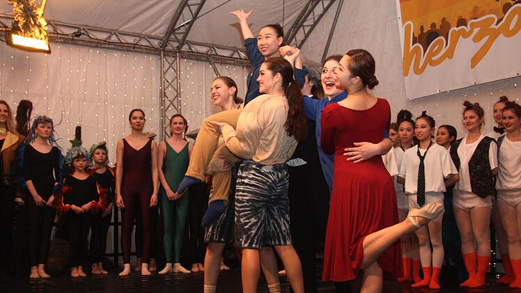 Das Tanzhaus Nürnberg war hinter dem 7. Türla.     Foto: Richard Sänger