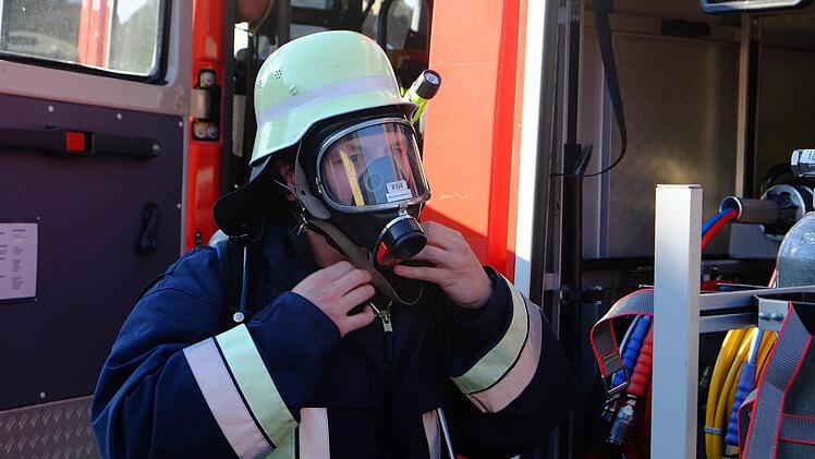 Großübung der Windheimer Feuerwehr am Vorabend zur Jubiläumsfeier. Foto: Gerd Schaar
