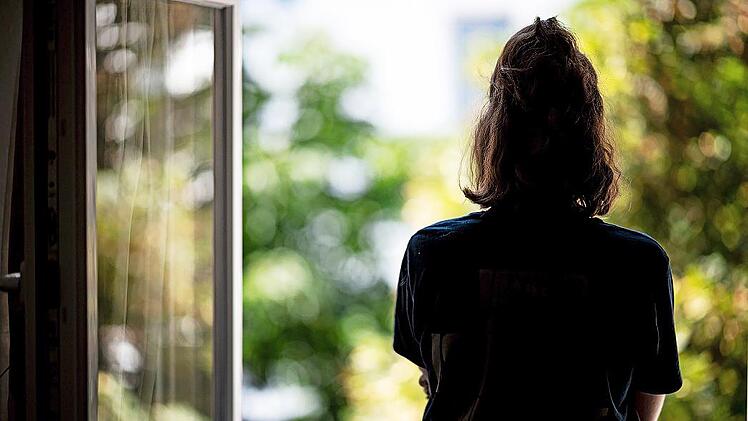Langeweile ade: So manche Kontaktperson eines Infizierten darf sich freuen: Für sie besteht keine Verpflichtung mehr, sich zu isolieren. Ausnahmen gelten für Menschen, die bei ihrer Arbeit Kontakt zu vulnerablen Gruppen haben.