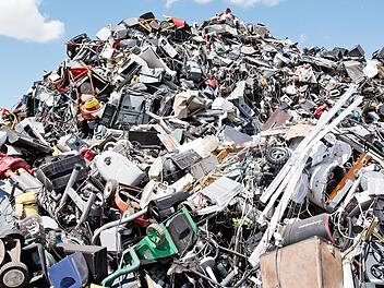 Die EU will die Verbraucher animieren, den gewaltigen Berg an Elektroschrott zu verkleinern. Foto: Julian Stratenschulte, dpa