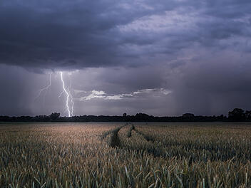 Wetterprognosen f&uuml;r Franken "etwas beunruhigend": Gewitter, Hagel und &Uuml;berschwemmungen im Anmarsch?