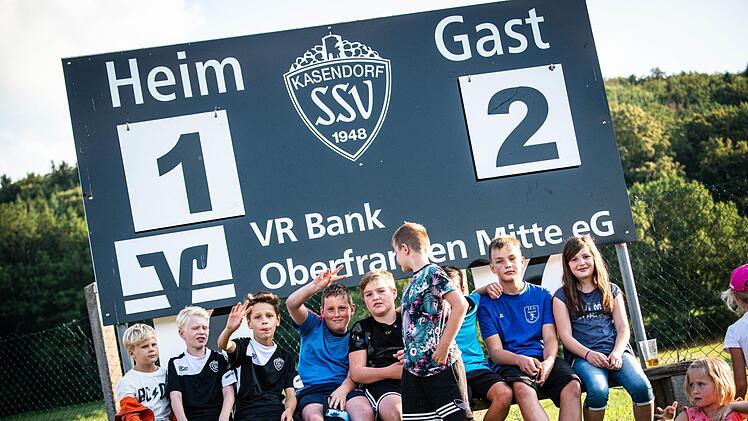 Zur Pause hatten die Kasendorfer noch Hoffnungen auf eine Sensation... Foto: Alexander Muck