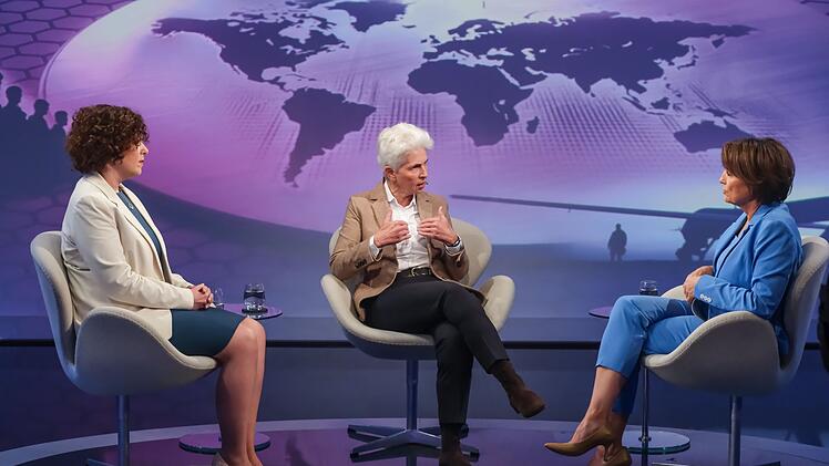 Sandra Maischberger (rechts) diskutierte am Mittwochabend mit der BSW-Vorsitzenden Amira Mohamed Ali (links) und FDP-Politikerin Marie-Agnes Strack-Zimmermann.