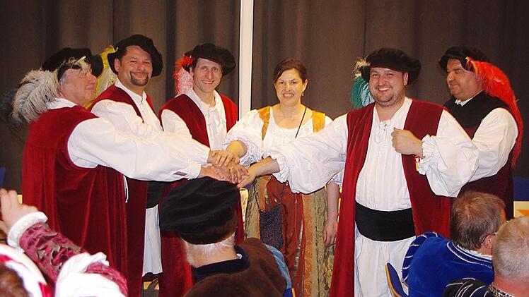 Sie halten zusammen: Die Viertelmeister (von links) Jürgen Ditsche, Stefan Wicklein, Jens Schick, Oberbürgermeisterin Angela Hofmann, Markus Steller und Kastner Richard Chalupa.