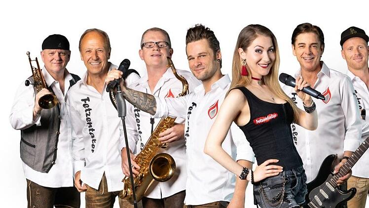 Auch die Fetzentaler aus Österreich feiern Stadl-Premiere.privat