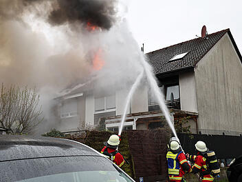Elsenfeld - Brand mehrerer Reihenhäuser