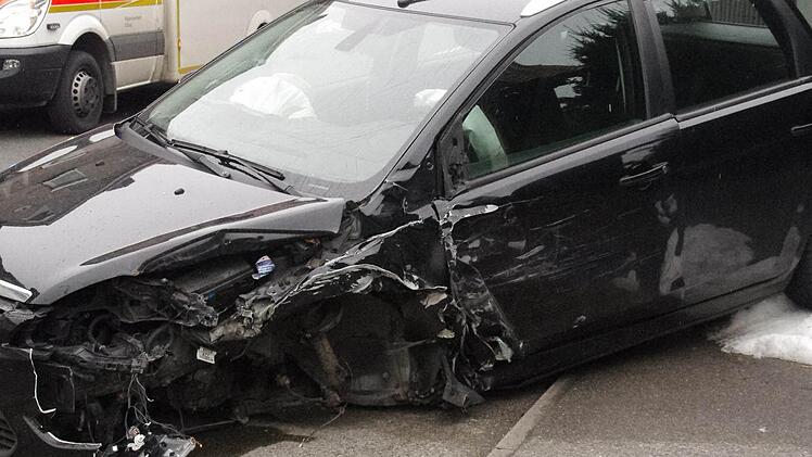 Die Seite des Kombi, mit welcher der Zusammenstoß erfolgt war.